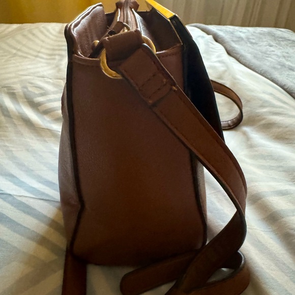 Carpisa Italian Cross body bag - Picture 2 of 5